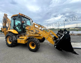 Massive 420 Backhoe Loaders for Sale in Jamaica