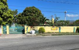 Commercial Bldg/Offices for Sale Kingston & St. An