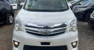 Toyota Noah 2,0L 2013 for sale