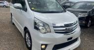 Toyota Noah 2,0L 2013 for sale