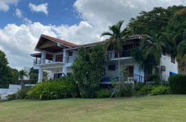 5 Bedrooms 5 Bathrooms, House for Sale in Kingston 6