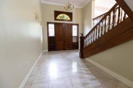 6 Bedrooms 7 Bathrooms, House for Sale in Kingston 8