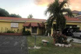 4 Bedrooms 3 Bathrooms, House for Sale in Kingston 6