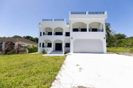 5 Bedrooms 6 Bathrooms, House for Sale in Tower Isle