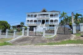 9 Bedrooms 10 Bathrooms, House for Sale in Tower Isle