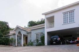 4 Bedrooms 5 Bathrooms, House for Sale in Kingston 6