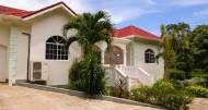 5 Bedrooms 4 Bathrooms, House for Sale in Runaway Bay