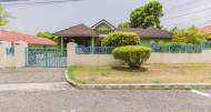 4 Bedrooms 3 Bathrooms, House for Sale in Kingston 8