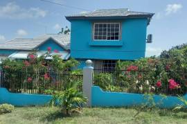 5 Bedrooms 3 Bathrooms, House for Sale in May Pen