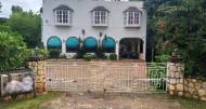 4 Bedrooms 3 Bathrooms, House for Sale in Kingston 9