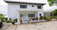 6 Bedrooms 4 Bathrooms, House for Sale in Spanish Town