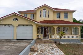 5 Bedrooms 4 Bathrooms, House for Sale in Falmouth