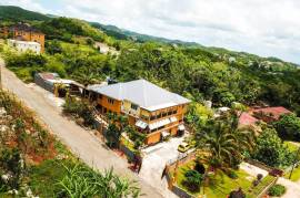 12 Bedrooms 10 Bathrooms, House for Sale in Hat Field