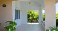 3 Bedrooms 2 Bathrooms, House for Sale in Laughlands