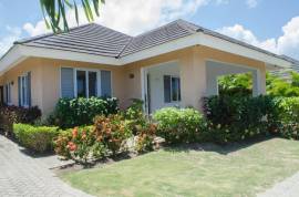 3 Bedrooms 2 Bathrooms, House for Sale in Laughlands