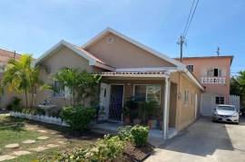 7 Bedrooms 6 Bathrooms, House for Sale in Greater Portmore