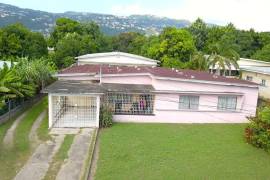 9 Bedrooms 4 Bathrooms, House for Sale in Kingston 19