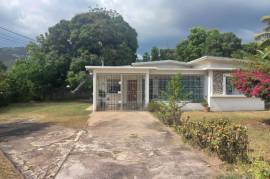 4 Bedrooms 2 Bathrooms, House for Sale in Kingston 19