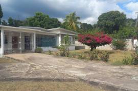 4 Bedrooms 2 Bathrooms, House for Sale in Kingston 19