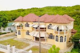 6 Bedrooms 4 Bathrooms, House for Sale in White House WD