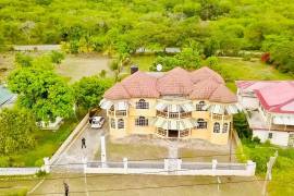 6 Bedrooms 4 Bathrooms, House for Sale in White House WD