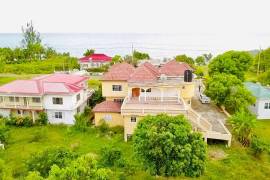 6 Bedrooms 4 Bathrooms, House for Sale in White House WD