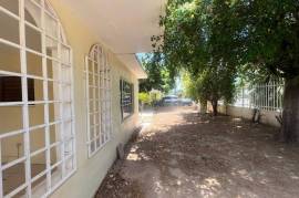 4 Bedrooms 4 Bathrooms, House for Sale in Kingston 6