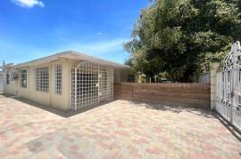 4 Bedrooms 4 Bathrooms, House for Sale in Kingston 6