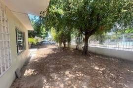 4 Bedrooms 4 Bathrooms, House for Sale in Kingston 6