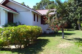 3 Bedrooms 3 Bathrooms, House for Sale in Runaway Bay