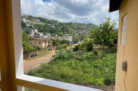 4 Bedrooms 3 Bathrooms, House for Sale in Kingston 19