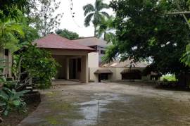 3 Bedrooms 4 Bathrooms, House for Sale in Kingston 6