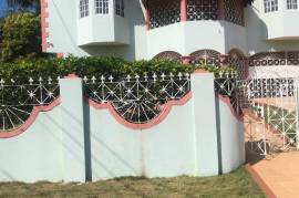 8 Bedrooms 5 Bathrooms, House for Foreclosure in Spanish Town