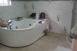 7 Bedrooms 4 Bathrooms, House for Sale in Lysons