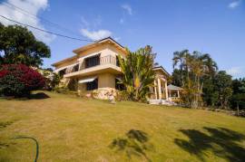 5 Bedrooms 5 Bathrooms, House for Sale in Top Hill