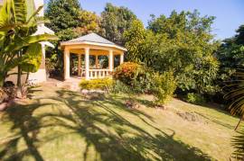 5 Bedrooms 5 Bathrooms, House for Sale in Top Hill