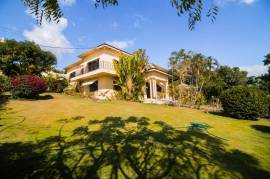 5 Bedrooms 5 Bathrooms, House for Sale in Top Hill