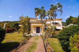 5 Bedrooms 5 Bathrooms, House for Sale in Top Hill