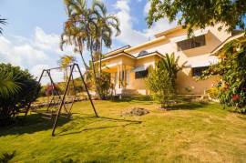 5 Bedrooms 5 Bathrooms, House for Sale in Top Hill