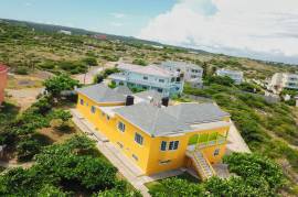 5 Bedrooms 4 Bathrooms, House for Sale in Greater Portmore