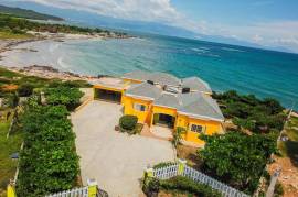 5 Bedrooms 4 Bathrooms, House for Sale in Greater Portmore