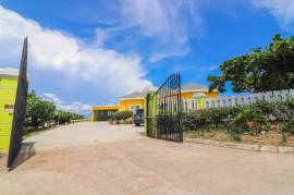 5 Bedrooms 4 Bathrooms, House for Sale in Greater Portmore