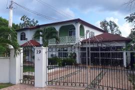 6 Bedrooms 5 Bathrooms, House for Sale in Tower Isle