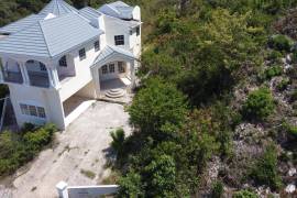 5 Bedrooms 6 Bathrooms, House for Sale in Duncans