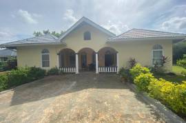 4 Bedrooms 4 Bathrooms, House for Sale in Duncans