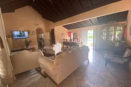 4 Bedrooms 4 Bathrooms, House for Sale in Duncans