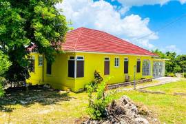 7 Bedrooms 5 Bathrooms, House for Sale in Montego Bay