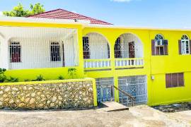 7 Bedrooms 5 Bathrooms, House for Sale in Montego Bay