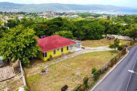 7 Bedrooms 5 Bathrooms, House for Sale in Montego Bay