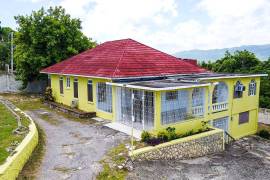 7 Bedrooms 5 Bathrooms, House for Sale in Montego Bay